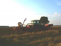 Fendt 411 mit Drillmaschine